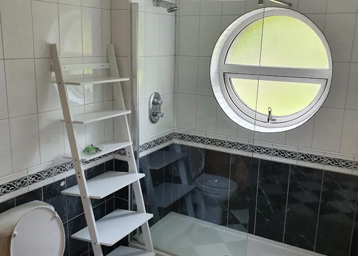 Rum i privatbostad Priory Guest *